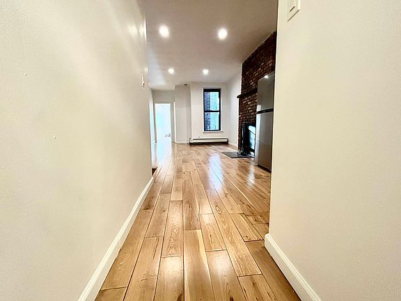 4th image of 166 E 82nd St #5K