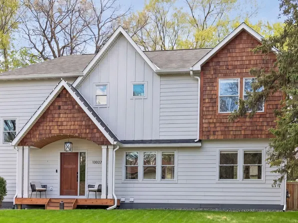 3374 Library Ln, Minneapolis, MN 55426