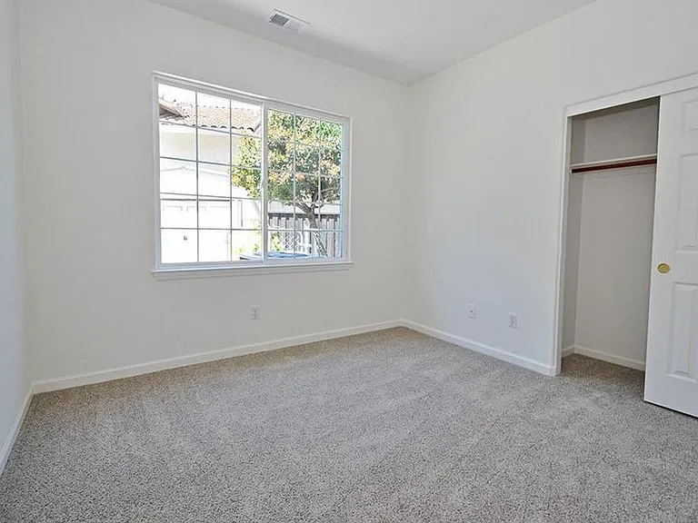 4728 Blackburn Peak Ct — Photo 20