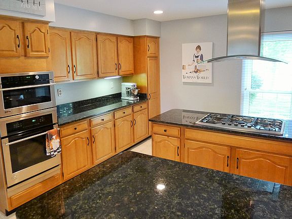 3rd image of 9920 Kentsdale Dr