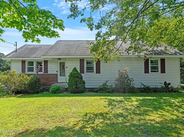 432 Moonlawn Road, Troy, NY 12180