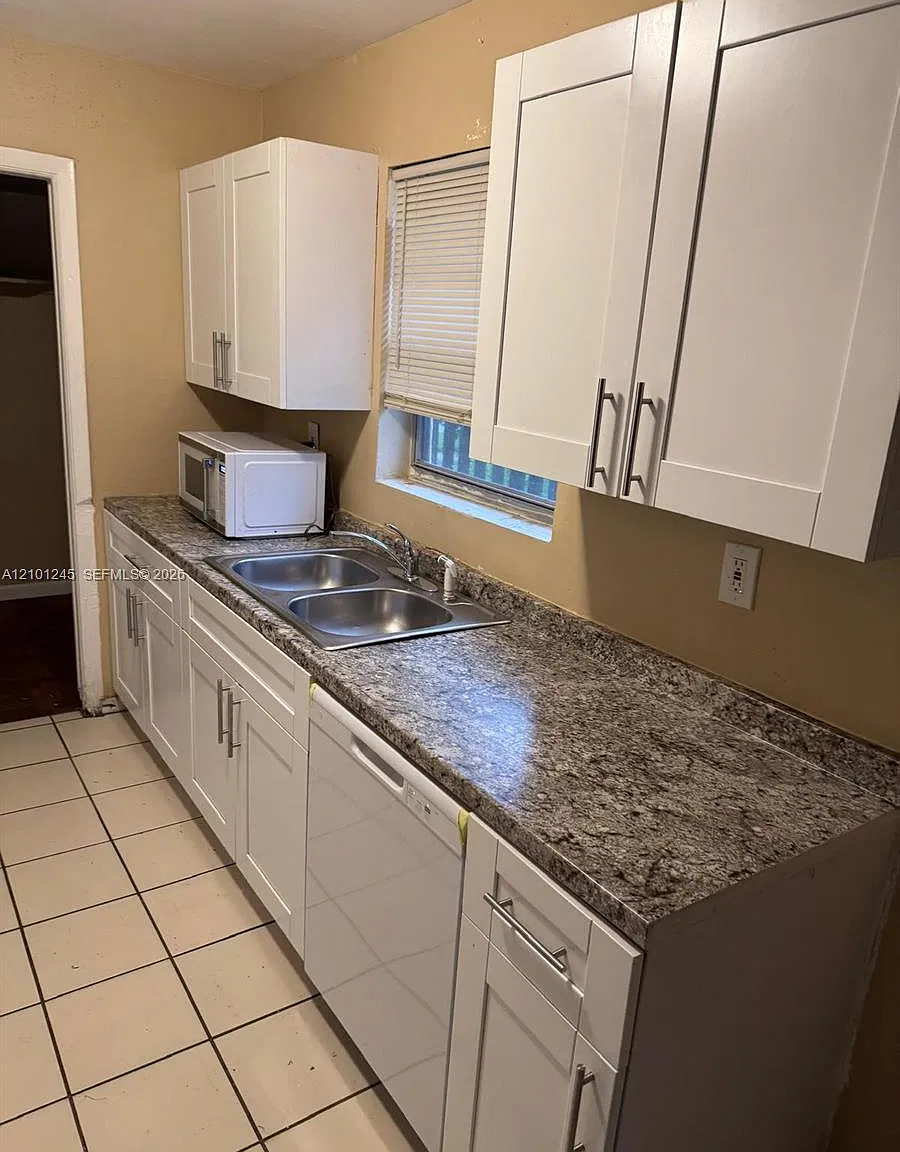 Hollywood Beach Heights S — Photo 4