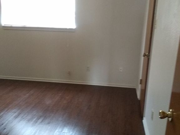 5th image of 310 Castlewood Dr #Cw3