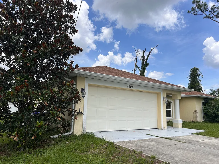 1894 Norvell Ave — Photo 2