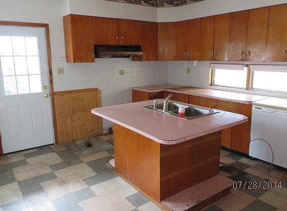 4th image of 625 N 2nd St