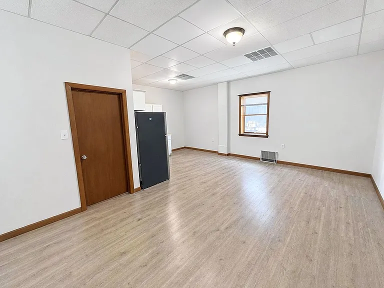 216 Central St — Photo 12