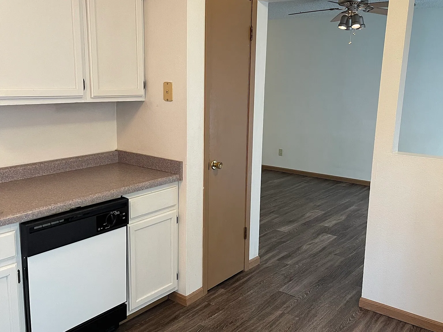 2 bed, $1,283 — Photo 4