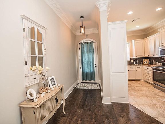 4th image of 203 Harbor Walk Dr
