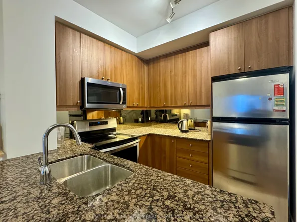 50 Absolute Ave #903, Mississauga, ON L4Z 0A8