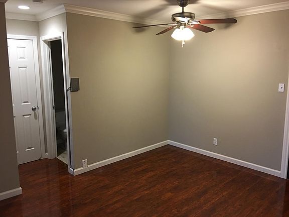3rd image of 500 El Camino Real APT 211