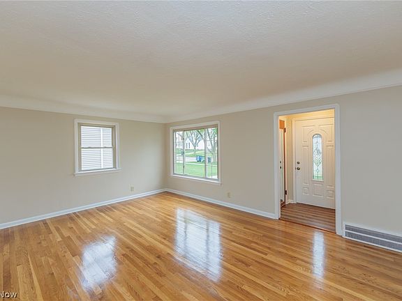 5th image of 10262 Keswick Dr
