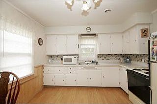 4th image of 5374 Lindenwood St