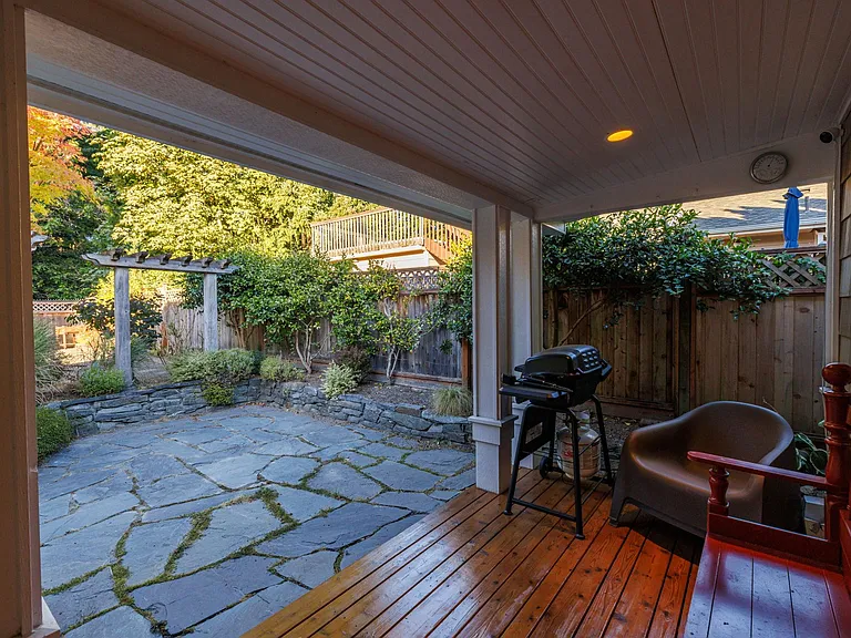 10648 NE 47th Pl — Photo 38