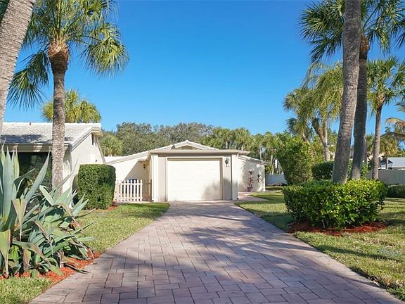 3rd image of 209 Whispering Sands Dr #V-2