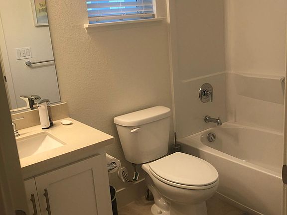 5th image of 327 Baja Rose St