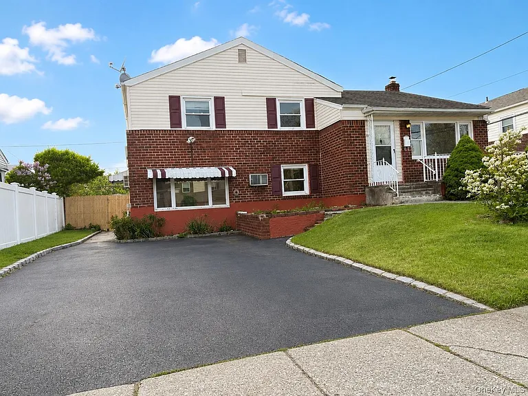 36 Forest Dr — Photo 1
