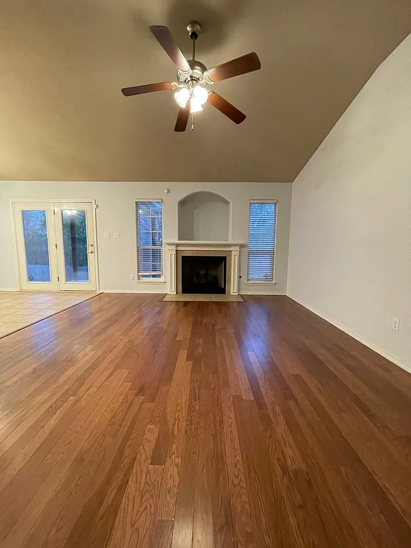 Beautiful Brick 3 Bed 2 Bath for Rent in Fort Smith! — Photo 2