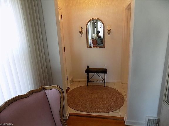 3rd image of 1353 W 2nd St