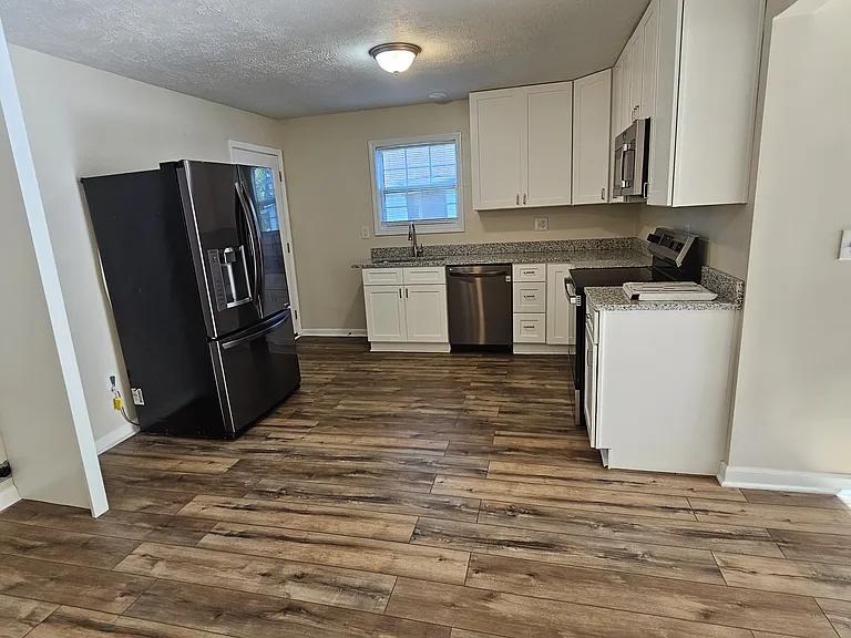 208 S 5th Ave #B — Photo 6