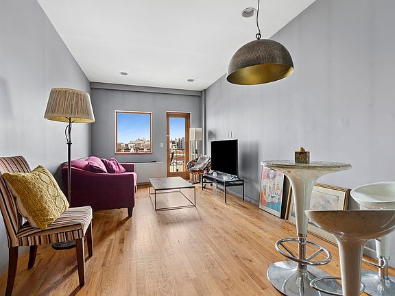 2nd image of 14-25 Broadway #5R