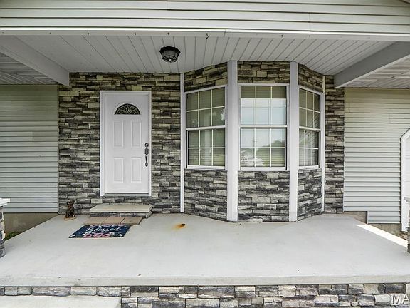 2nd image of 8 Elizabeth Rd