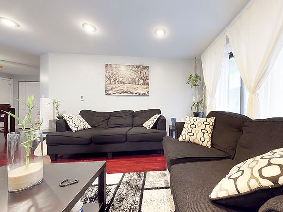 3rd image of 2325 N Neva Ave APT 202B
