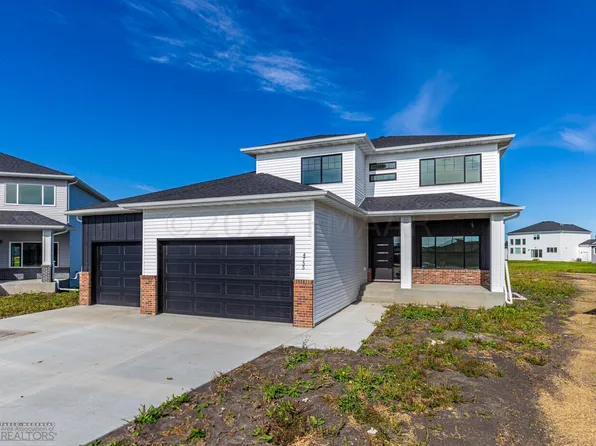4755 32nd St S, Fargo, ND 58104