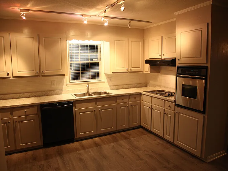 1231 Heritage Dr — Photo 10