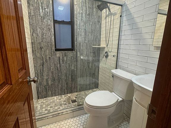 4th image of 512 W 139th St Unit 2
