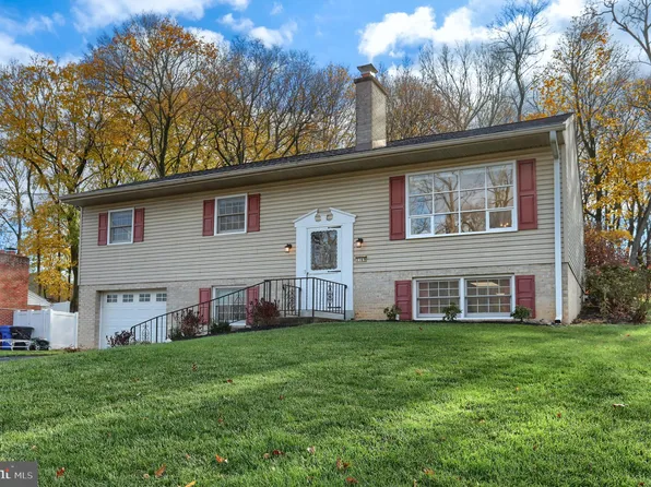 7169 Chambers Hill Rd, Harrisburg, PA 17111