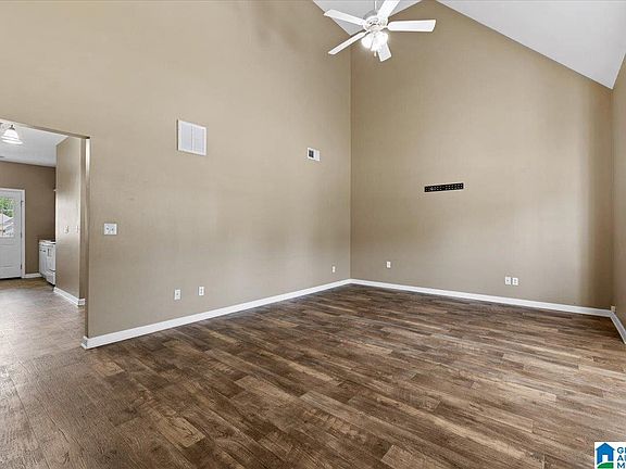 5th image of 83 Park Dr S
