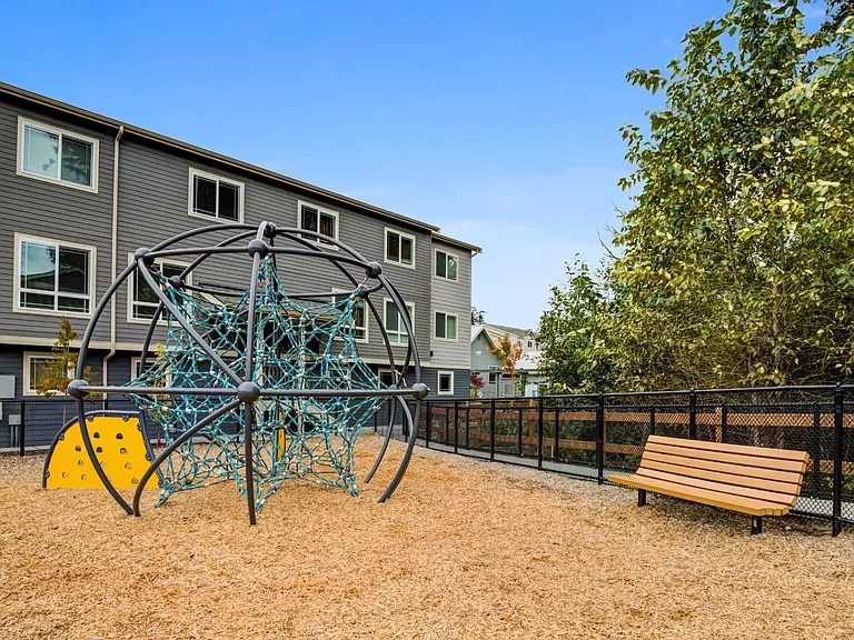 Gateway Apartments — Photo 23