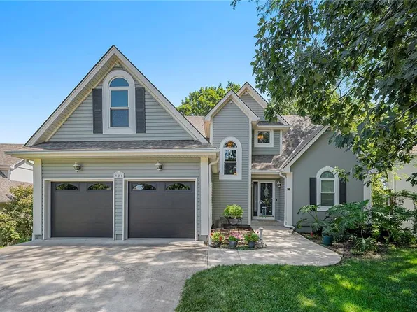 921 NE Emily Ln, Lees Summit, MO 64086