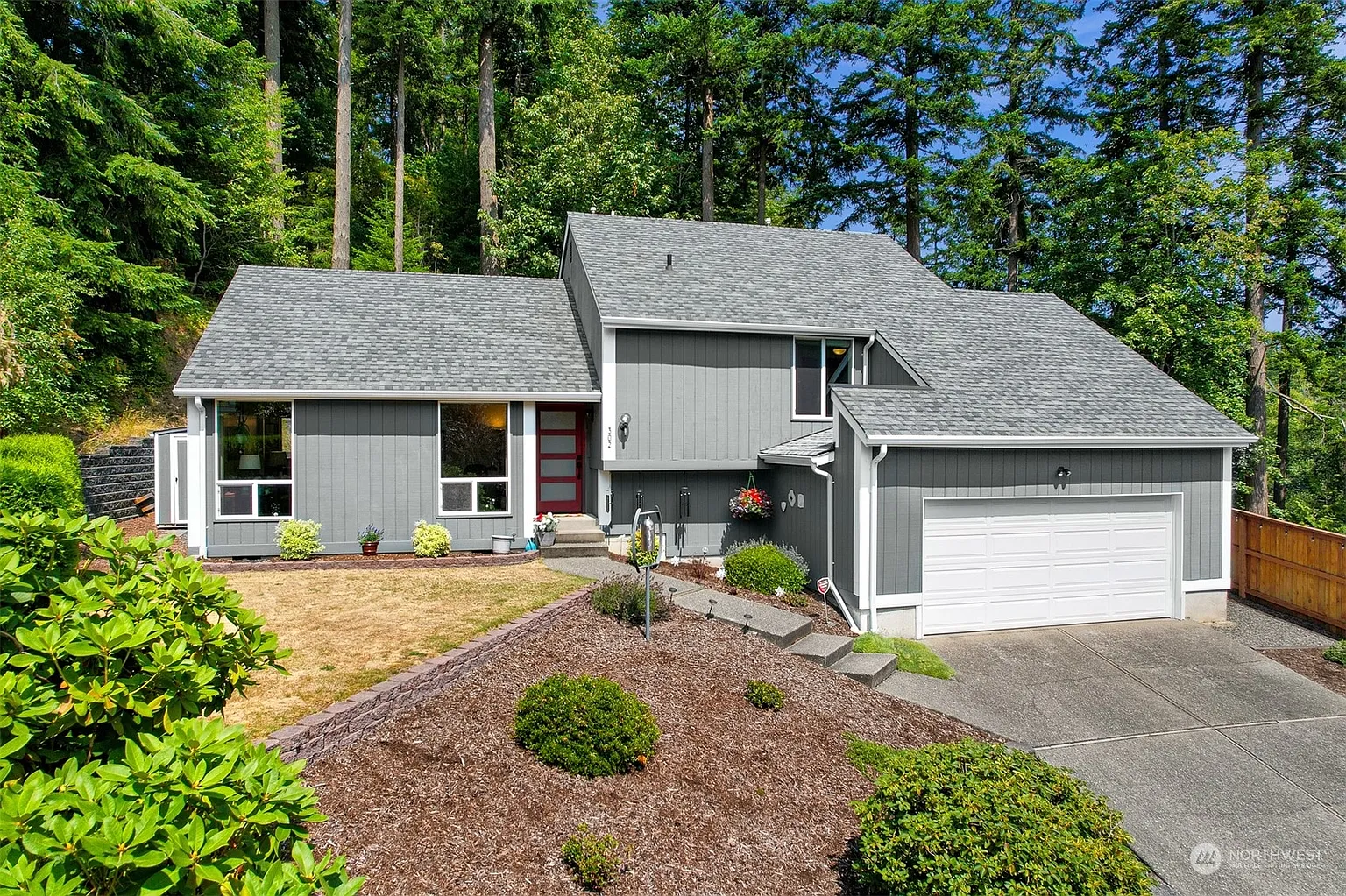 302 Willow Court N photo 1
