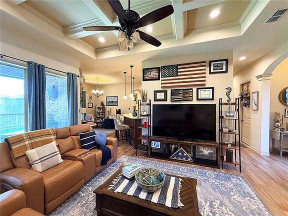 4th image of 102 Chiman Cir