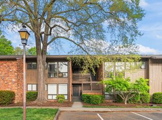 304 Oak Tree Dr, Chapel Hill, NC 27517