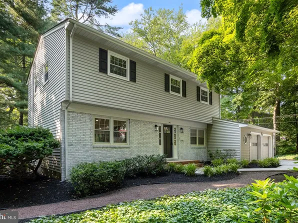 9 Pin Oak Dr, Lawrence Township, NJ 08648