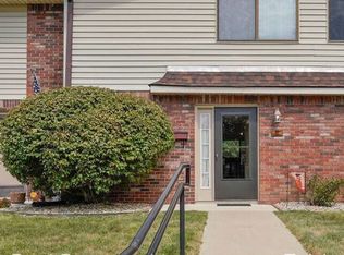 14 Greenwood Trl N, Greenwood, IN 46142