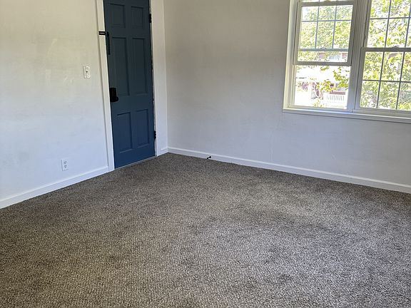 4th image of 3718 E 3rd St #4
