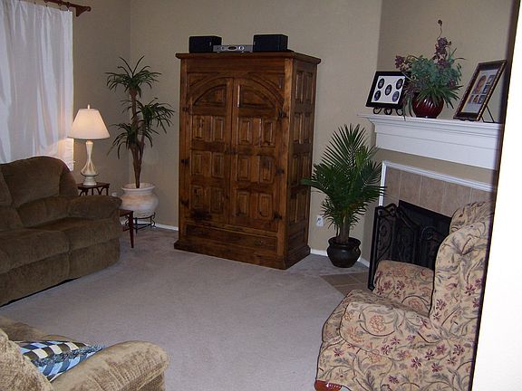 Living Room Photo 1
