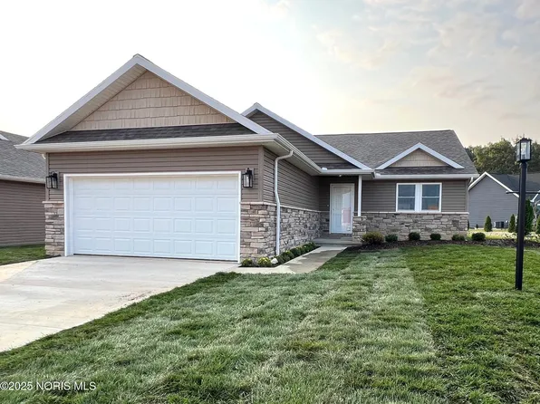 987 Greenbrier Rd #104, Upper Sandusky, OH 43351