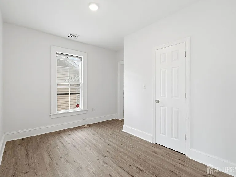 30 W Somerset St #2B — Photo 11