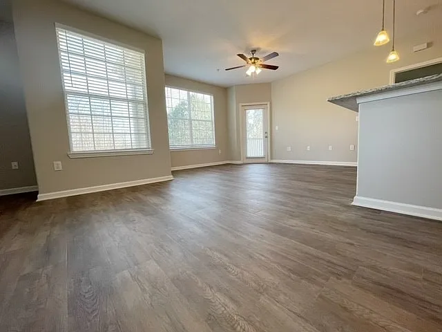 Dining/Living Area Dining/Living Area