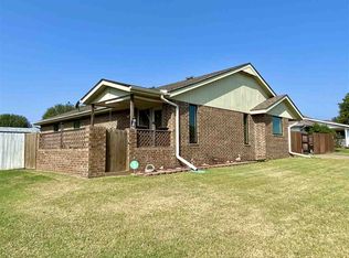 807 S Lakeview Dr, Cushing, OK 74023