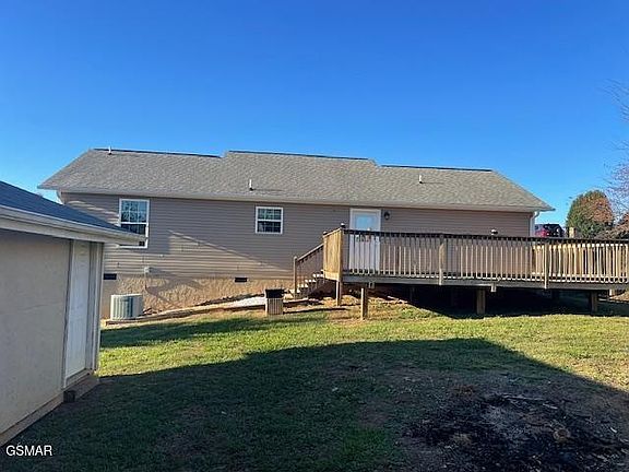 4th image of 1507 Cloverdale Ct