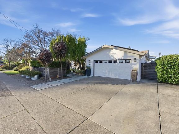 2nd image of 3612 Idlewild Avenue