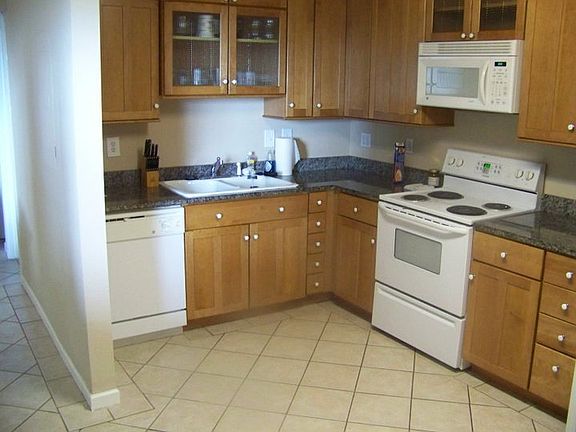 Granite counters and great cabinets