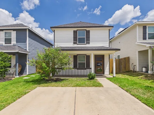 16923 Marie Village Dr, Conroe, TX 77306