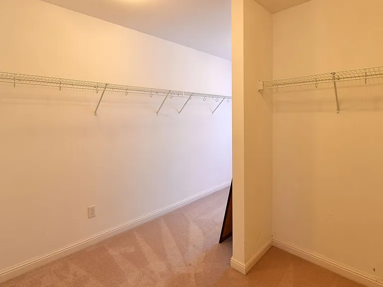 106 Manlyn Dr — Photo 49