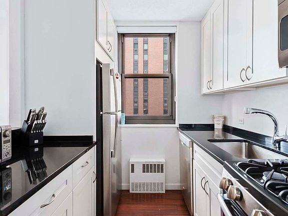 4th image of 200 E 90th St APT 6B